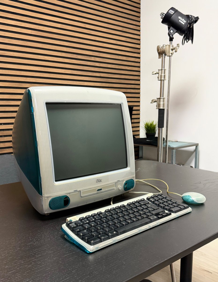 hoppi_pollo's tweet photo. Il 6 maggio 1998 Apple presentava al mondo l'iMac G3.
E oggi, 28 anni dopo, posso finalmente dire di averne uno. https://t.co/uLSQ5aH3CN