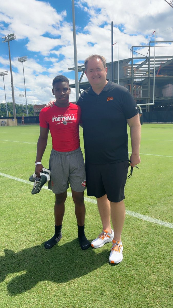 DeuceWild2's tweet photo. Last year camp MVP @coachjoshheupel https://t.co/5h1Kh5N5hx