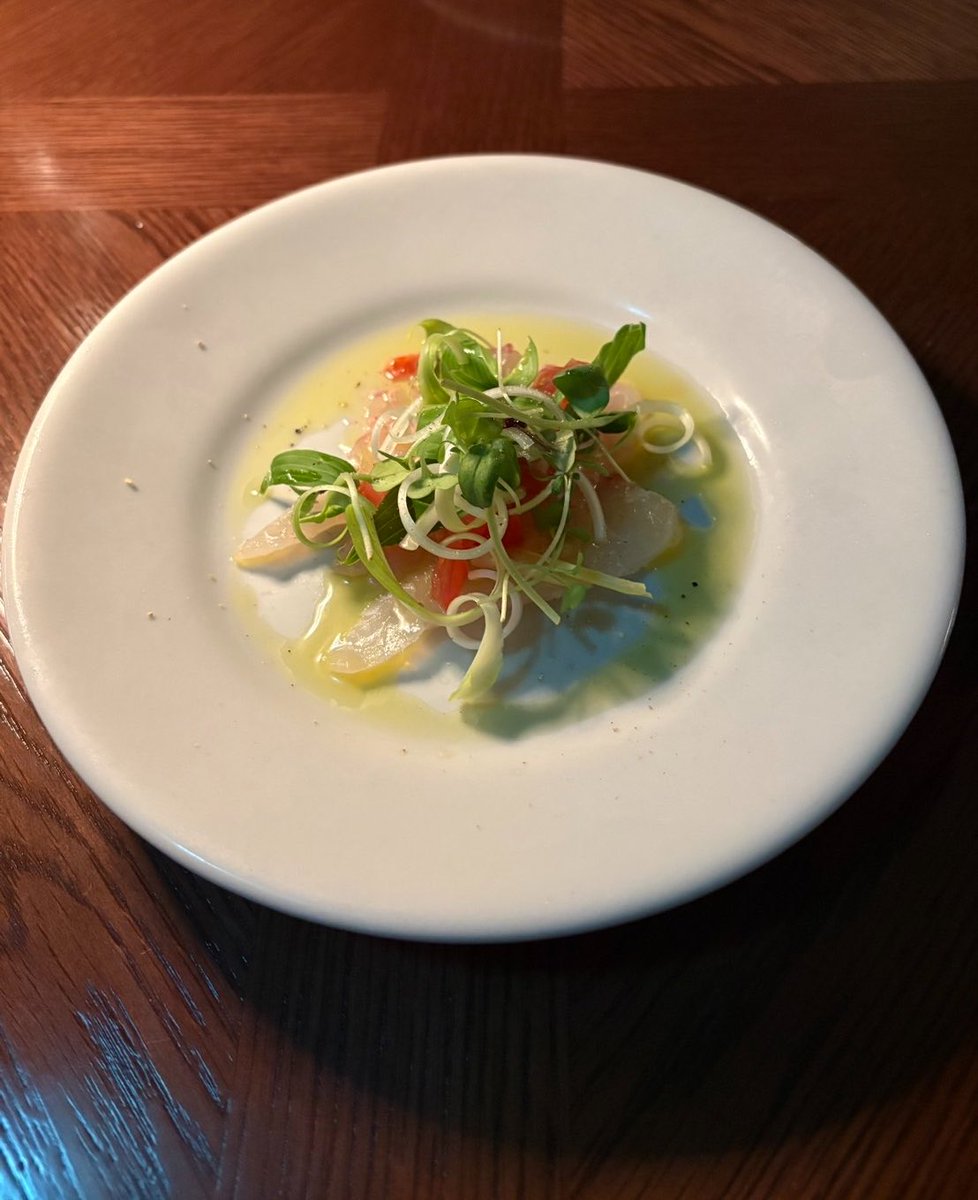 petr0che's tweet photo. 鯛料理好きすぎて、夜ご飯とか鯛のカルパッチョがある所から探してしまいがち
海鮮サラダがある居酒屋も大好き🐟 https://t.co/6zku2SAJjv