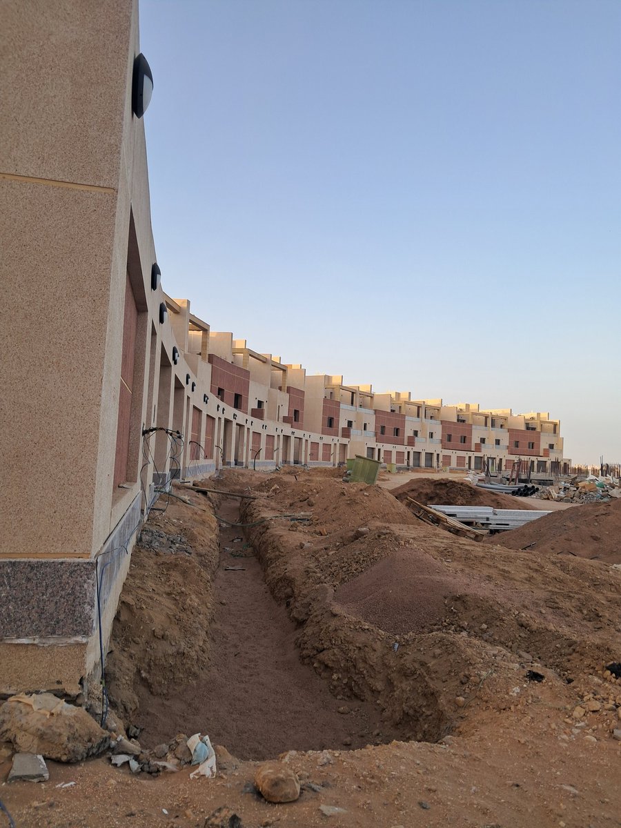 rawas2026's tweet photo. نناشد #وزارة_الإسكان و #هيئة_العقار بالوقوف على مشروع #رواسن_ينبع_السكني وفتح تحقيق  ضد "المطو" مكتب "رواسن السكني" ب ينبع لمعرفه سبب تأخر المشروع وعدم تسليم مساكن المستفيدين وانصاف المواطنين وذلك بحفظ حقوقهم بالتعويض عن التأخير بحسب بند الشرط الجزائي 7% المتفق عليه https://t.co/XvOxT1MZtP