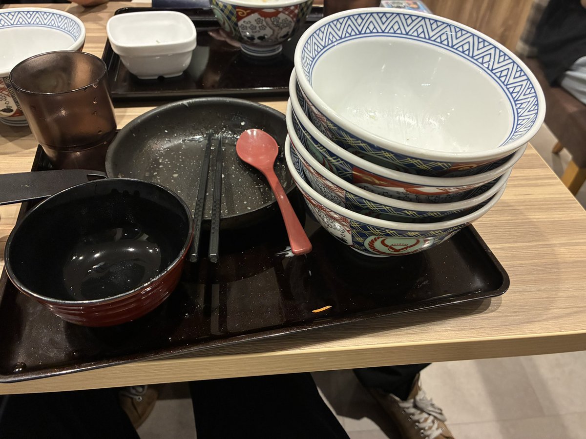 なかやまん tweet media