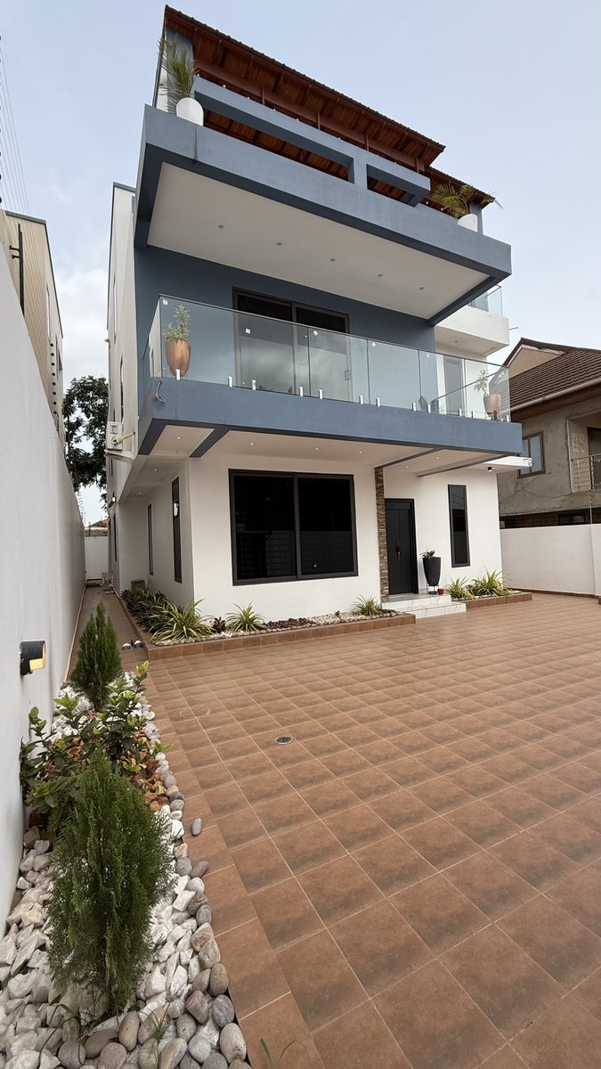HouseMasterGh's tweet photo. For Sale 
Reduced to Sell !!
Newly Built 4 Bedroom House + Boys Quarters 
📍Lakeside
Price: $250,000

Property Features;
* Ensuite bedrooms 
* 2 No. Family Area(s)
* Fitted kitchen 
* Rooftop terrace 

For viewings &amp; further details,call/whatsapp 
☎️ 0504385603 or 0243856807 https://t.co/2y7VZVv95i