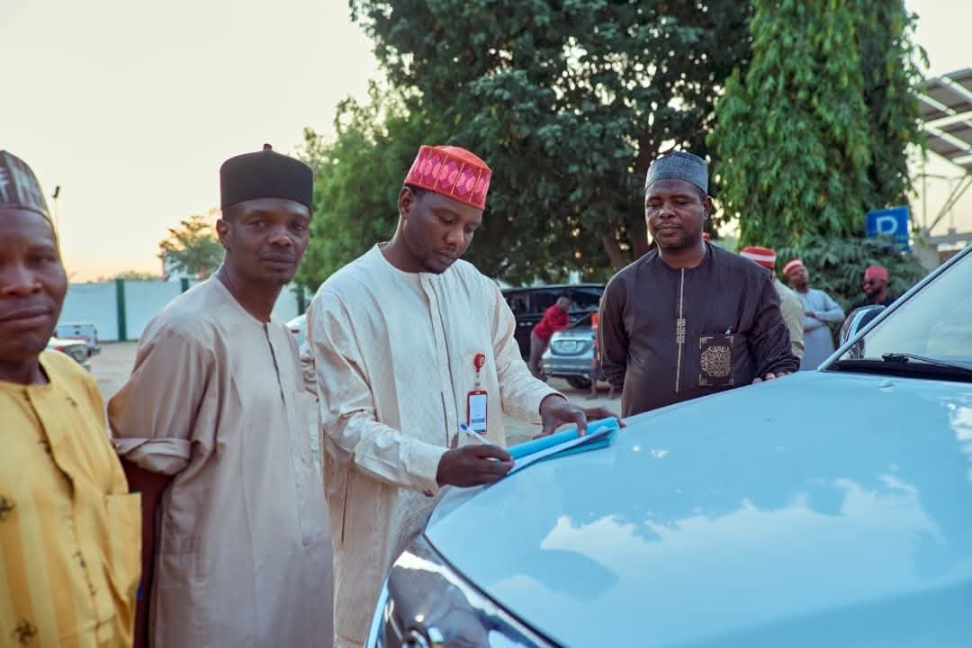 SjaafarAbba's tweet photo. Today, His Excellency Alhaji Abba Kabir Yusuf forcibly reclaimed the vehicle he had previously donated to the Kwankwasiyya Scholars Assembly for their activities. https://t.co/TyGSDHCSNo