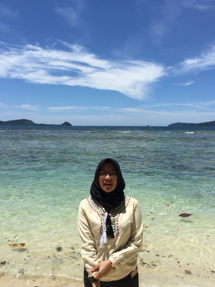 umademadei's tweet photo. #mdsd haters bilang ini editan
aku kalo fotoin dia vs dia kalo fotoin aku https://t.co/I2q5YkpQLu