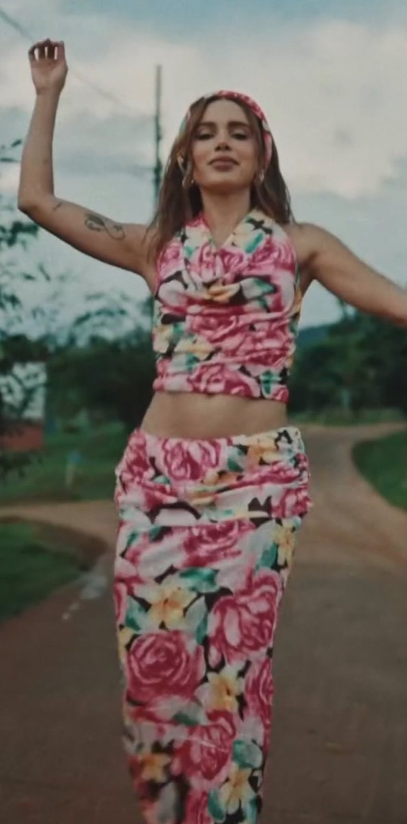 jhonhzzz's tweet photo. 🚨ARTISTA! Anitta recria looks de quando era criança para os visuais do seu novo álbum! https://t.co/FuDeBY2GEJ