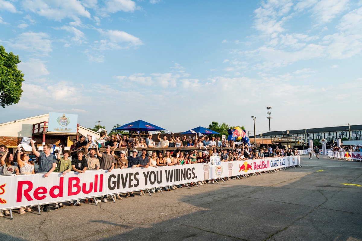 TheSGway's tweet photo. It’s exciting to watch the Red Bull Chariot Race continue to grow into a one-of-a-kind experience in every city it touches. ⚡🏁

Our team was proud to help shape the visual environment in South Carolina, building branded moments that matched the energy! 

#theSGway #RedBull https://t.co/WAqhW7ijD5