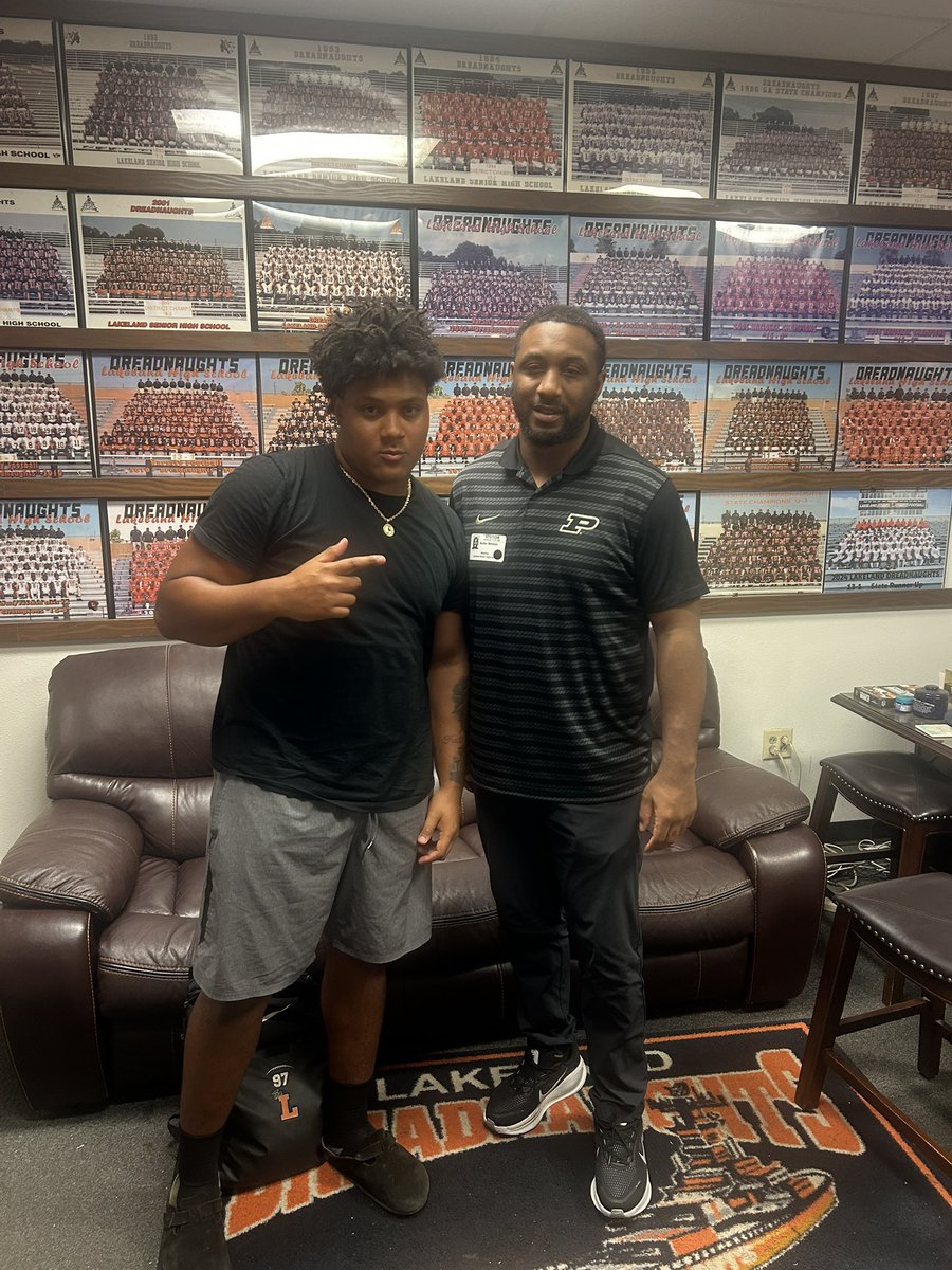 jave_louis's tweet photo. Thank you for stopping by @Butler_Benton #Boilerup

@CoachHinshaw @CoachJakeTrump 
@polk_way @LHSNaughts @BoilerFootball https://t.co/FdRWQo3NkH