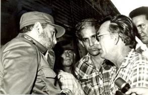 FSoldadodeIdeas's tweet photo. Fidel visita la Fábrica de Cemento Siguaney en Sancti Spíritus.
Fidel pronuncia discurso en la Plaza Mayor General Serafín Sánchez Valdivia, en Sancti Spíritus.
El 6 de mayo de 1989
https://t.co/tmKApfuF0Q
#100AñosConFidel #Cuba #SomosCuba #SomosContinuidad #RevoluciónCubana https://t.co/RWWnzPgG07