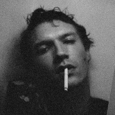 C0NWHORE's tweet photo. #NewProfilePic and #NewHandle
today was so crazy so might as well change everything. dont forget me guys... https://t.co/9PYfuWd2UB