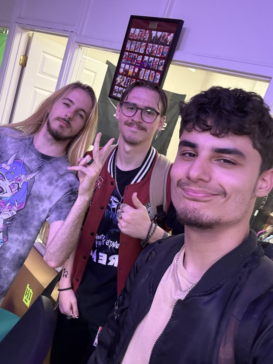 KaiMystic1's tweet photo. It’s my birthday, i’m finally 21. Honestly it’s crazy how fast life has been moving but i’m happy to have so many supportive people along for the ride. Thank you to everyone who’s helped me get to where I am, I’m nothing without the love and support from you all. thank you sm🔵💨 https://t.co/iyGoAsdGtc