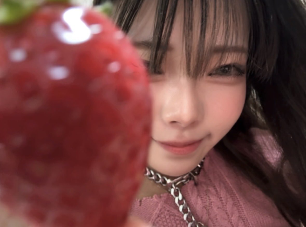 いちご様 いちごは小さくて真っ赤なのが1番甘いって 最近初めて知った(>_<)
