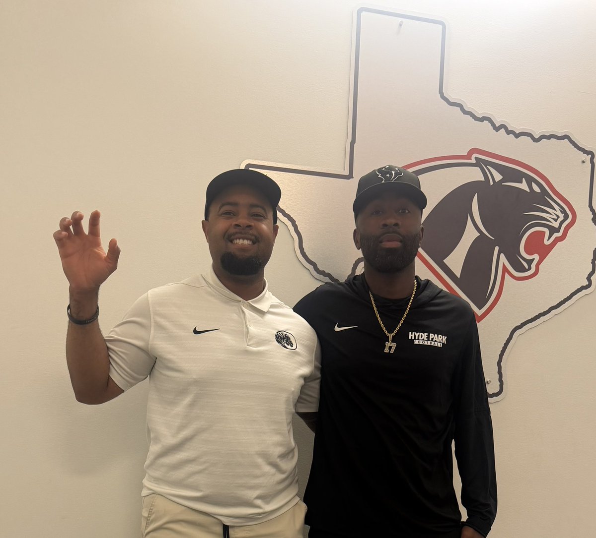 Shaun_Rut's tweet photo. Appreciate my guy @CoachCBolden stopping through this morning, Doors are always open for you Coach. Be safe on the road https://t.co/yco3VS0DYy