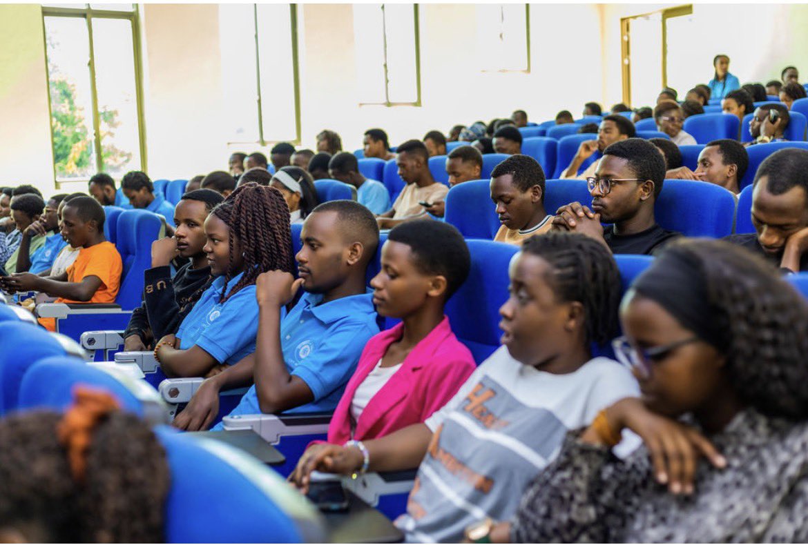 RwandaBioCap's tweet photo. The Inter Business Company brought a practical and interactive perspective to the session, showing how DNA work moves from theory into real-life application.

They highlighted its role in supporting laboratories covering the full DNA workflow, from sample collection to analysis. https://t.co/YtVbar0Qjm