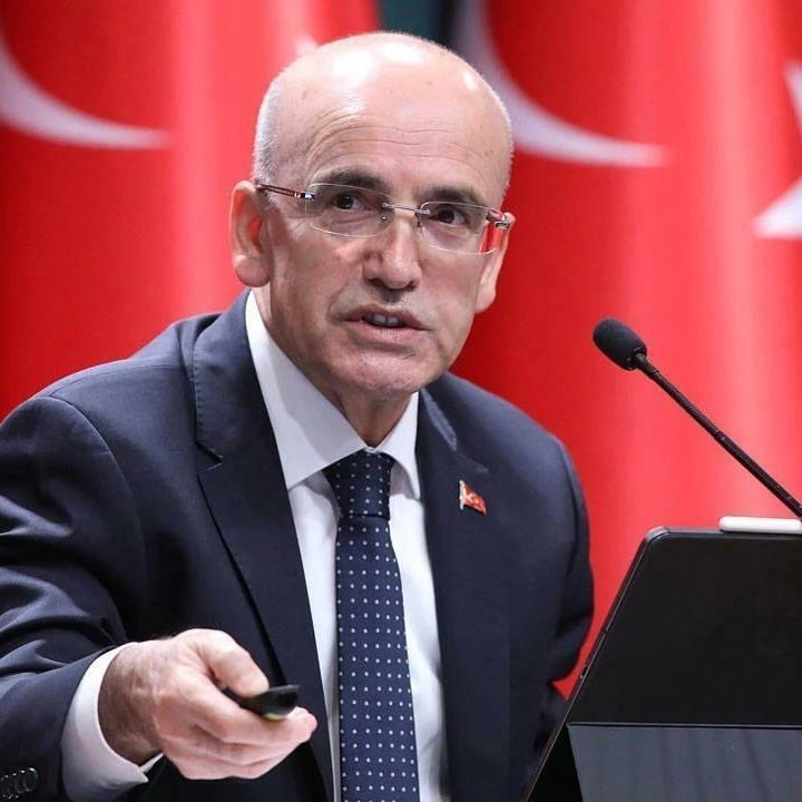 Haber's tweet photo. Mehmet Şimşek: "Google, Microsoft, Apple gibi küresel firmalar faaliyet merkezlerini Türkiye'ye taşısınlar diyoruz.

Orta Asya, Orta Doğu, Kuzey Afrika ve Balkanlar'ı Türkiye'den yönetsinler diyoruz." https://t.co/EZ9yOp6xyS