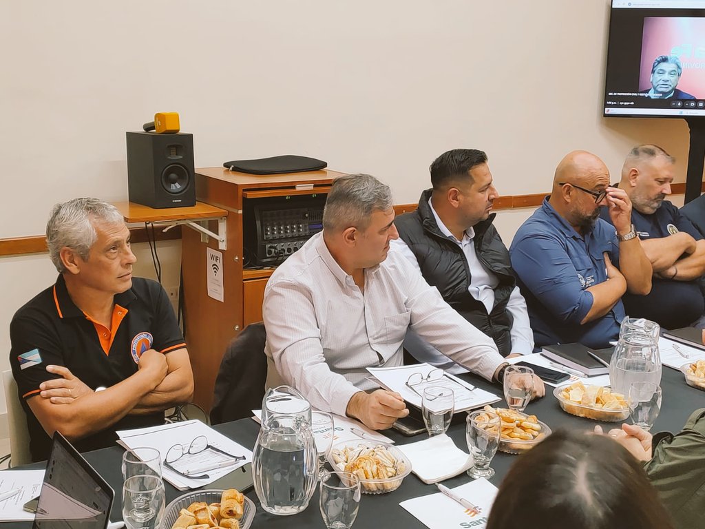 JJlb39's tweet photo. Desde La Subsecretaría de Protección Civil estamos preparándonos para la llegada del NIÑO (ENOS) https://t.co/XMXdF3NVq1 https://t.co/AhMszidTdT