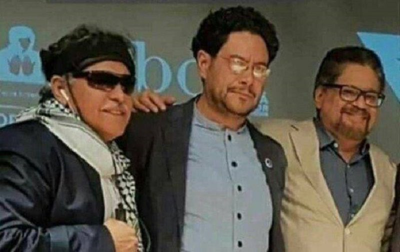 firtseternament's tweet photo. @IvanCepedaCast Candidato de las FARC @IvanCepedaCast hablemos de los terroristas y asesinos a los cuales defiendes en privado y en publico! https://t.co/ccmqKf47Z0
