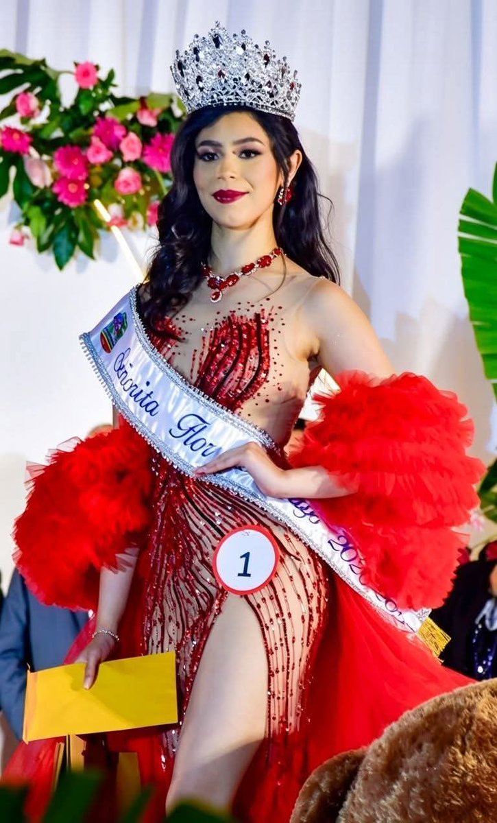 #EUQuiché Como parte de su feria patronal en honor a San Miguel Arcángel, Uspantán coronó como su nueva "Flor de Mayo" reina de belleza, a Elifelet Iliana Marin Cano. #EU903