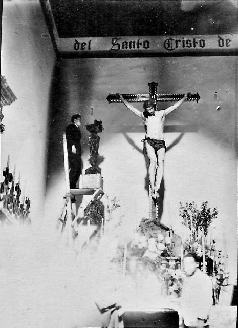 Hoy celebramos 102 años de historia, fe y silencio compartido. Desde el 6 de mayo de 1924, la Hermandad del Santísimo Cristo de la Misericordia camina desde la iglesia parroquial de San José, en el Albaicín, con el orgullo de seguir manteniendo viva nuestra devoción.