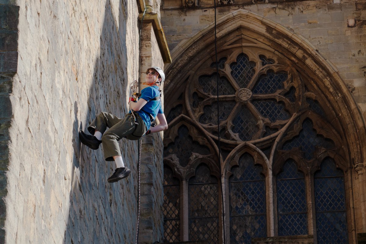 Exeter Cathedral tweet media