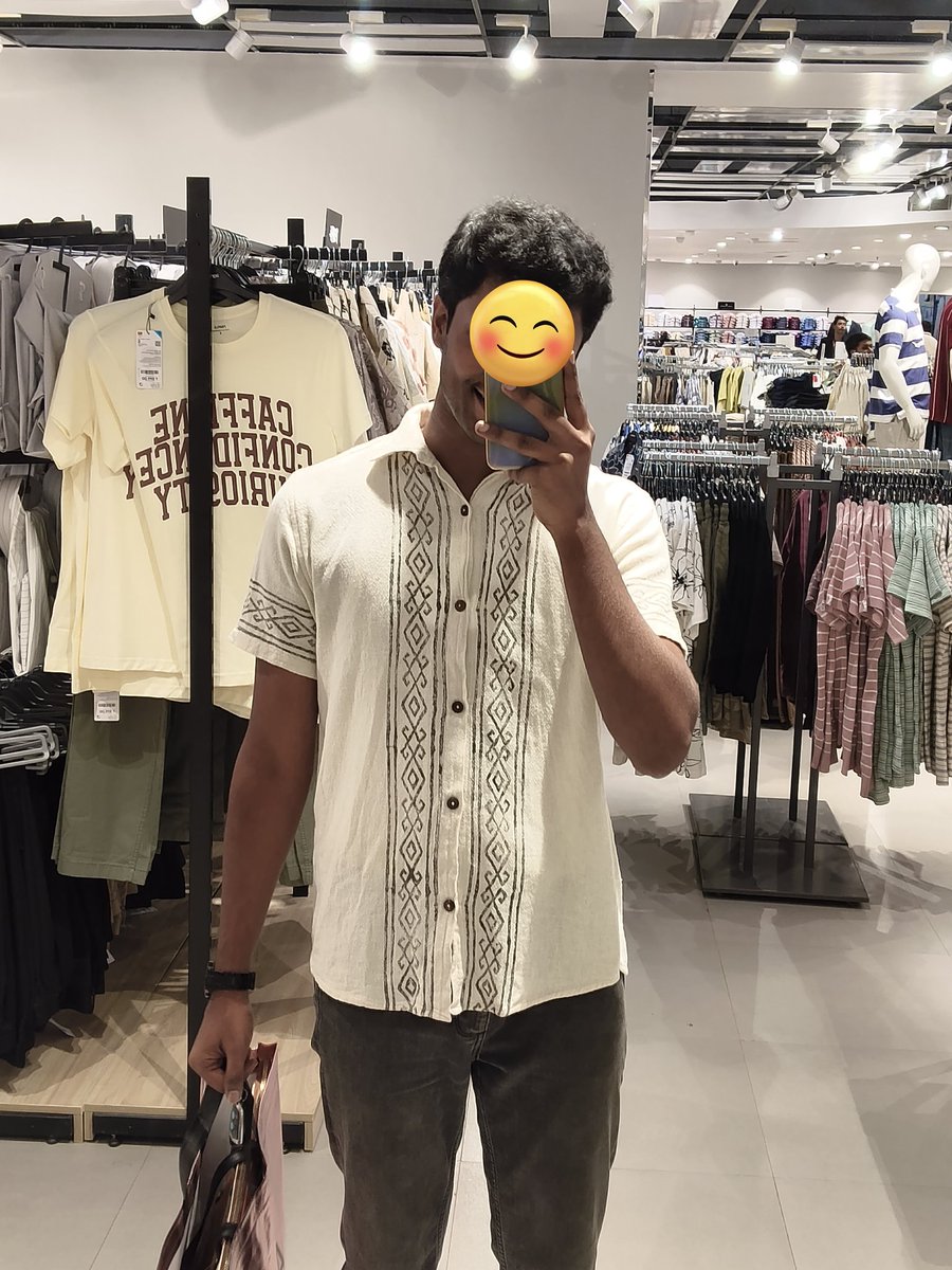 Thought I'd share this fit, this shirt is truly sustainable, buttons are wooden, fabric is natural so are the dyes and print.

I'll be back soon.