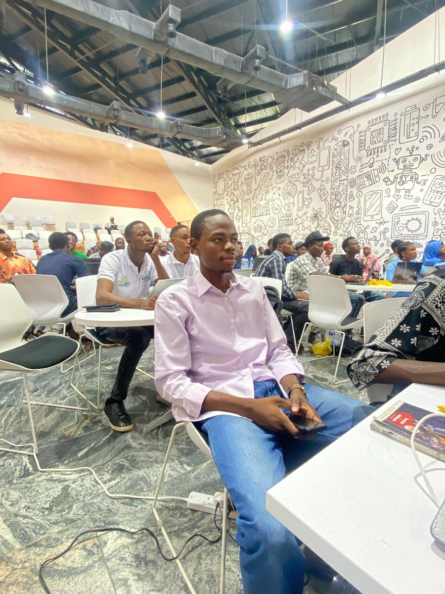 AbdullahiSafiu's tweet photo. It was so interesting having my self participating in the Hackwara event at @IlorinHub
 Day 1: was very productive. https://t.co/71OsjsKFBr
