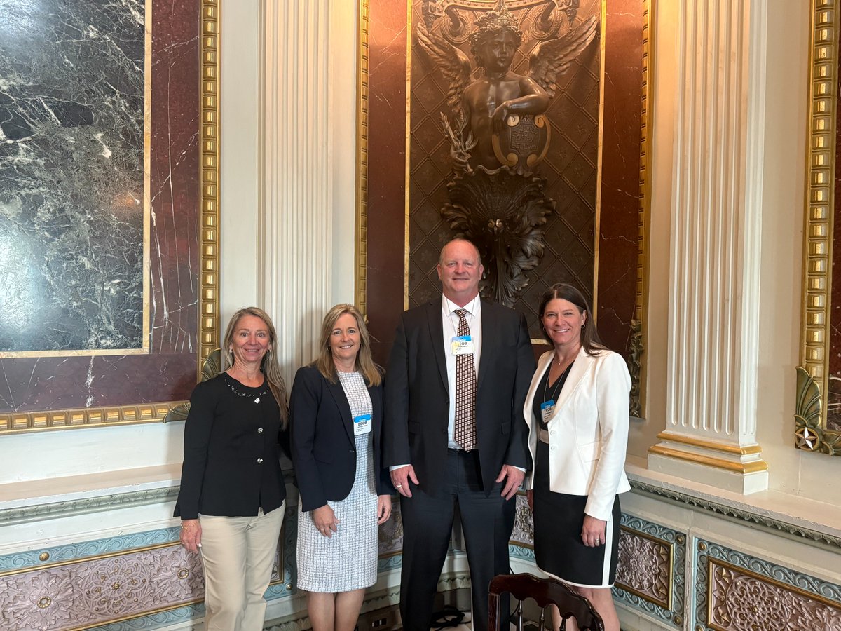 BVTeleComm's tweet photo. Proud to represent rural Kansas at the White House.
Our CEO Candace Wright met with the National Economic Council to share real stories on how broadband strengthens agriculture, ag tech, manufacturing, and local economies—and why affordability and access matter for rural America. https://t.co/1x7ioK2E3u