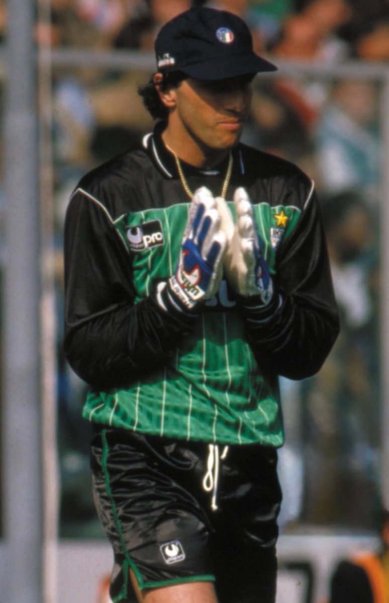 olympia_vintage's tweet photo. Zenga.
#Inter https://t.co/KUhjlUHQoV