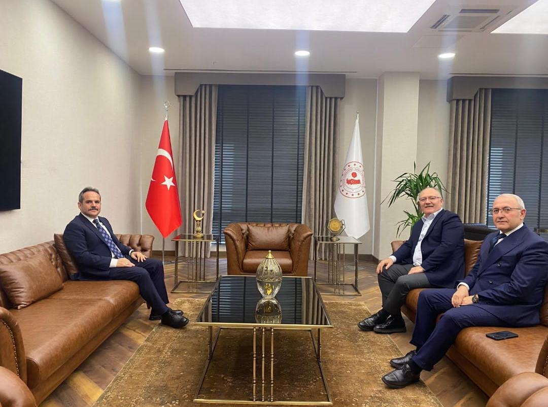 MamakKymkmligi's tweet photo. AK Parti Genel Merkez Seçim Koordinasyon Merkezi Başkanı Hilmi Bilgin ve 22. Dönem Ağrı Milletvekili Halil Özyolcu, Kaymakamımız Mehmet Nebi Kaya'ya ziyarette bulundular.

Nazik ziyaretleri dolayısıyla kendilerine teşekkür ederiz. https://t.co/fhHGN5Pmob