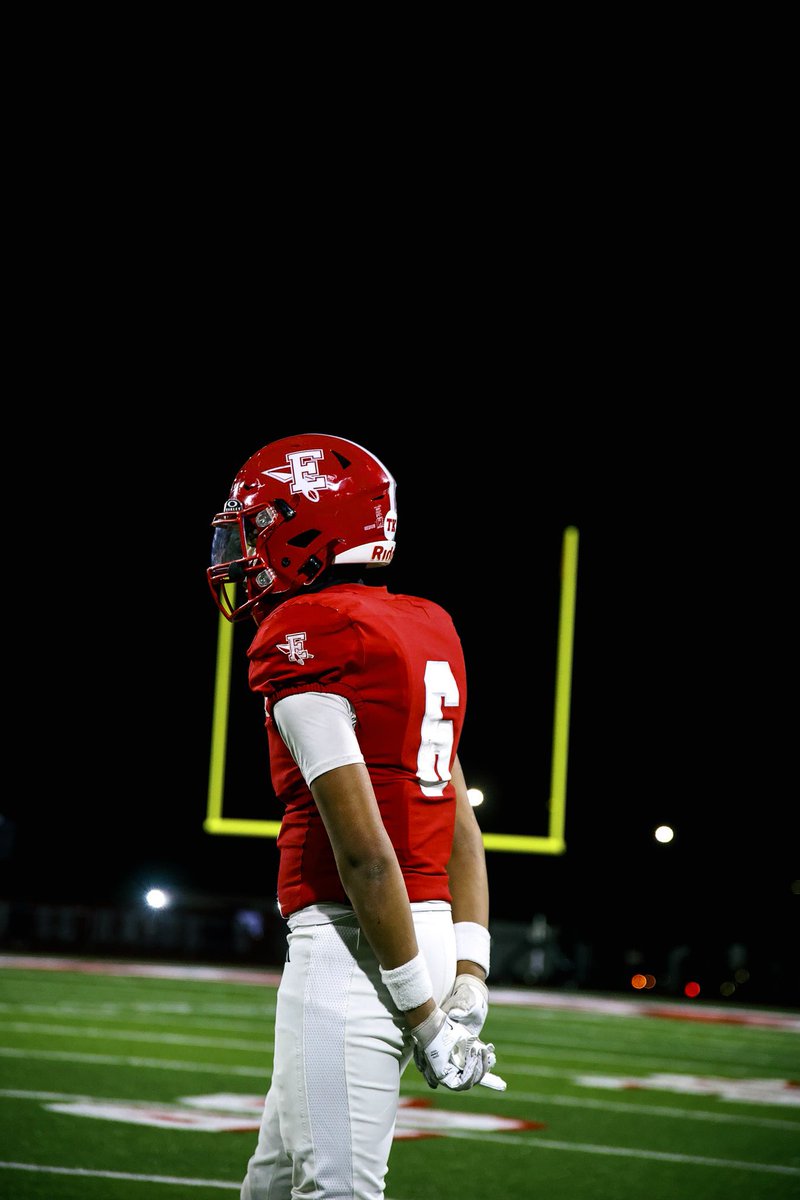 MalikPutman6's tweet photo. Last year I ended my sophomore year as a starter with, 
70 total tackles
18 tackles for loss
2 sacks
1 forced fumble &amp; 1 TD . This is isn’t including the 2 games I missed for a cheap injury that could’ve been avoided but trust me I’m working harder yall gonna know my name soon https://t.co/G7I26iOxHO