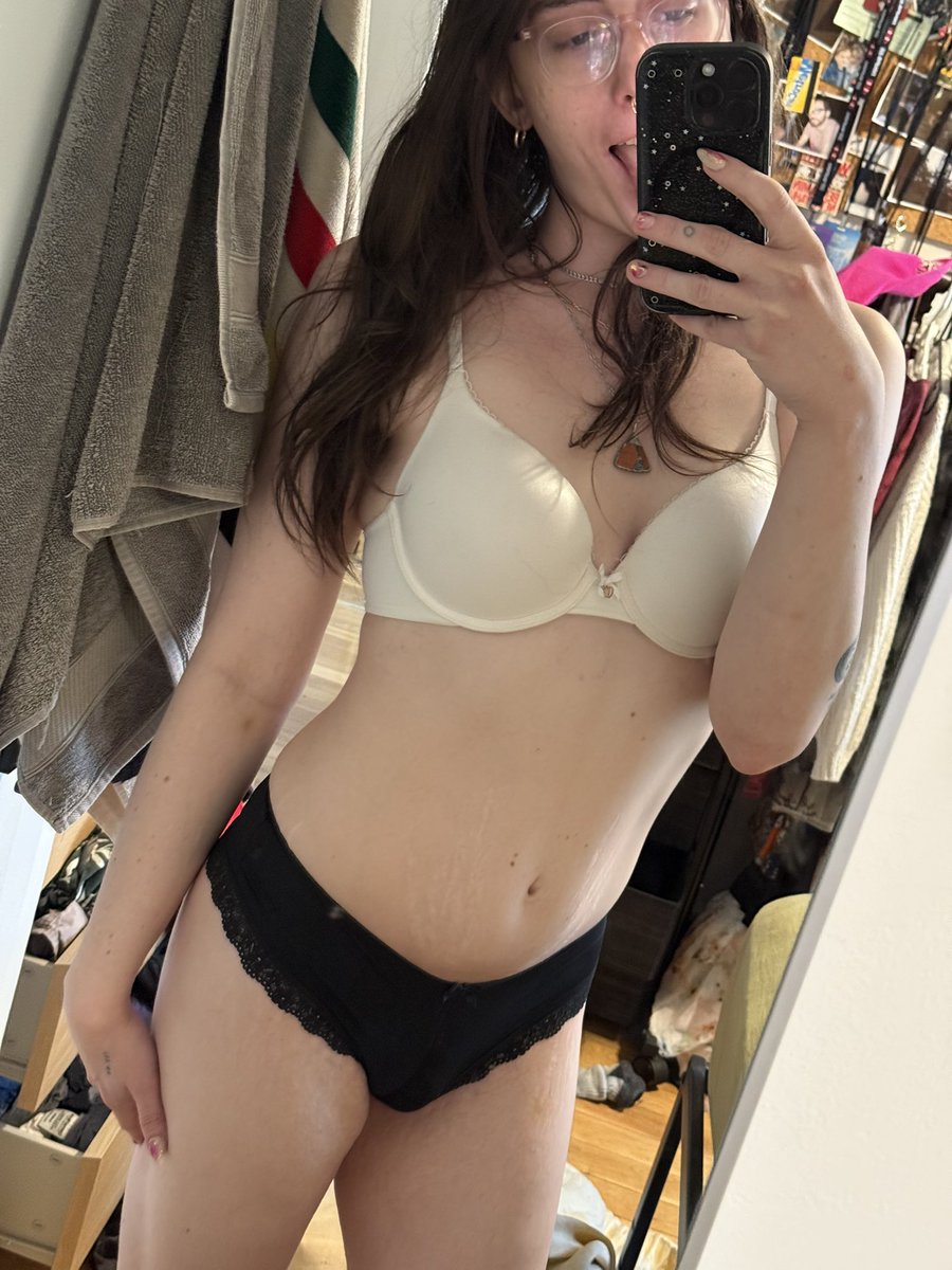 Lily Rivers tweet media