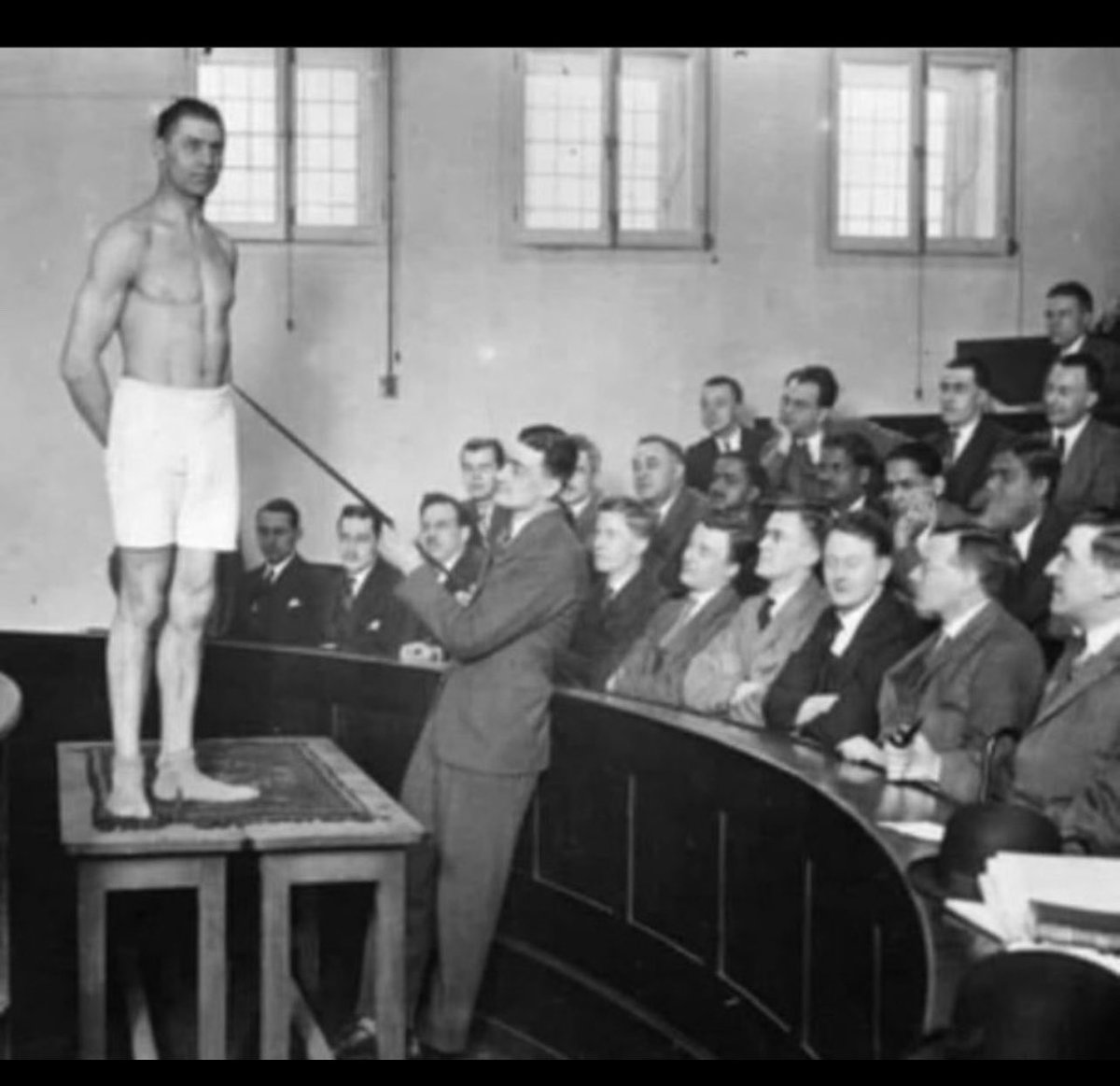 At a medical school, a professor looked at a student and asked,
 "How many kidneys do we have?"

"Four!" the student answered.

"Four?" the professor replied, sounding proud and ready to embarrass the student. 

He was one of those teachers who enjoyed pointing out others'