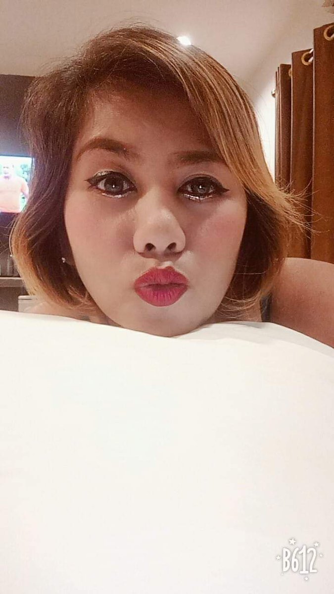 num_cha428 (นุ้ยชา) tweet media