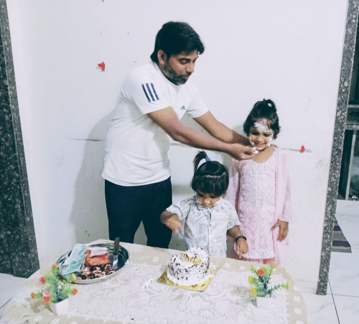 Kamal_Tassed's tweet photo. Warm greetings and best wishes to my niece @tanvi on his birthday. I wish him good health, long life. https://t.co/QNNIVH4yi2