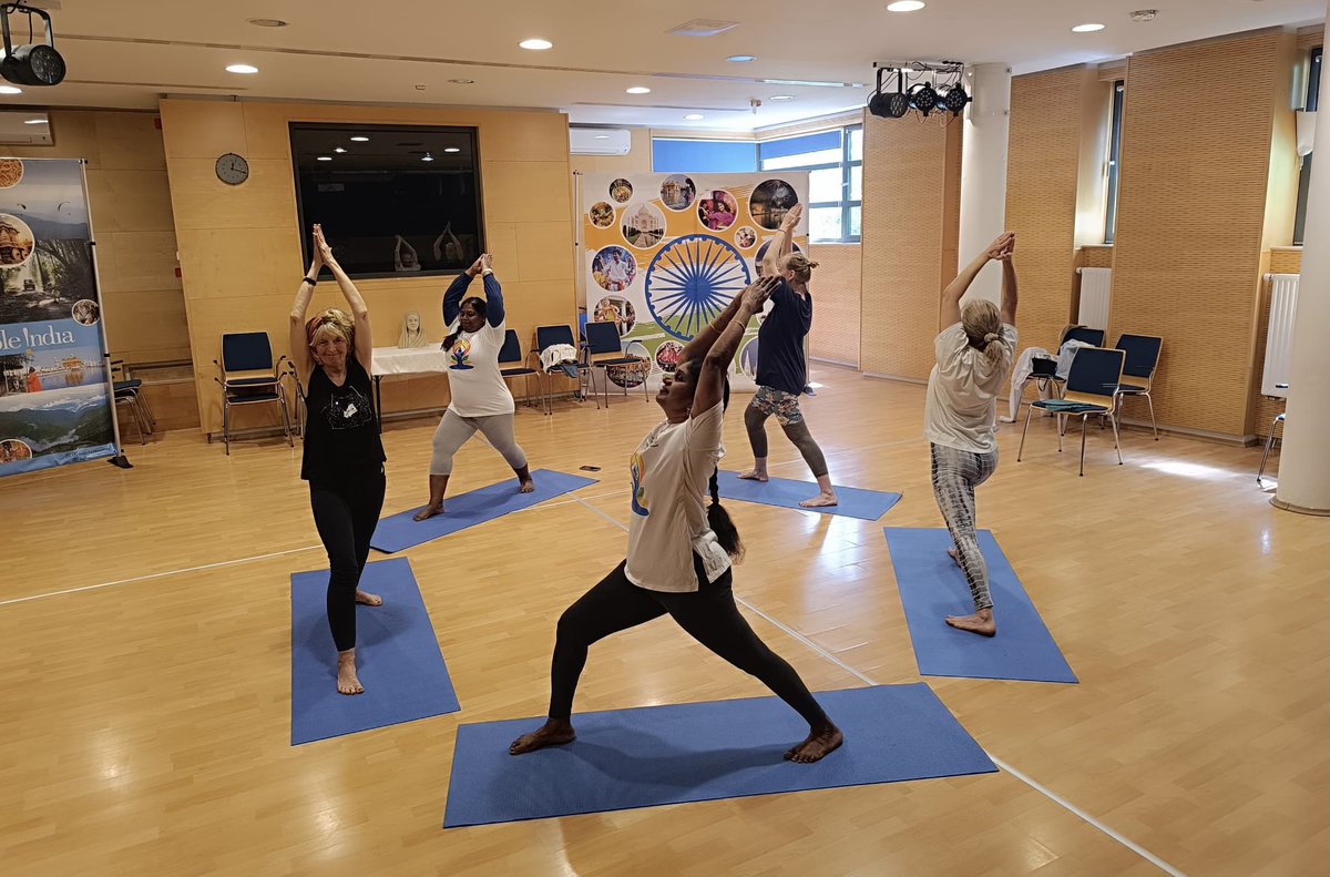 iccr_budapest's tweet photo. #YogaEvent No. 52
A session on #yoga #postures (#asanas) is being organized to promote physical fitness, flexibility, and overall well-being through traditional yoga practice
#IDYHungary26 #NemzetköziJógaNap26
@MEAIndia @moayush @IndiaInHungary @iccr_hq @PIB_India @mygovindia https://t.co/5fXJfaTdgb