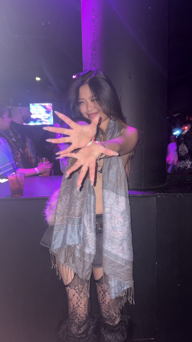 upaycheee's tweet photo. Rave baddies are always expensive https://t.co/ILLQvnwvwz