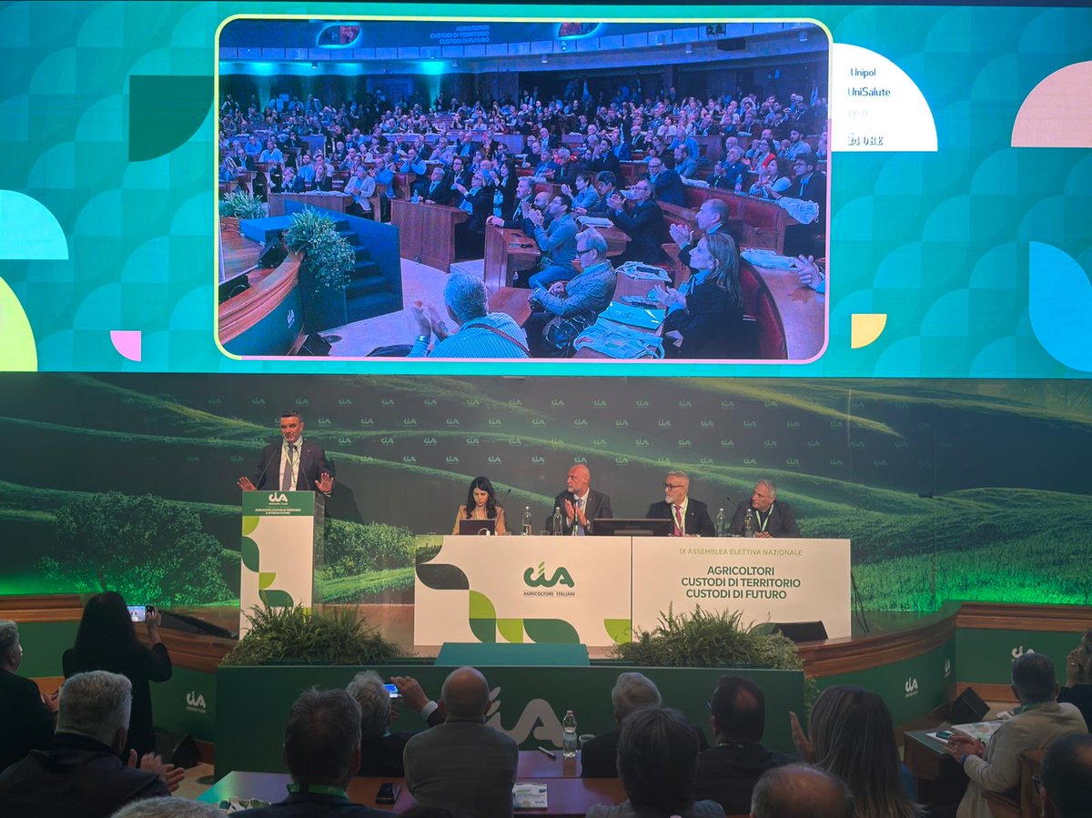 Cia_Agricoltura's tweet photo. Cristiano Fini è stato confermato all’unanimità #presidente di #Cia 👏🏻
La rielezione dalla IX #Assemblea nazionale riunita a Roma all’Auditorium Antonianum 🍃
Domani la #relazione con le priorità del suo secondo mandato in apertura della sessione pubblica dei lavori‼️ https://t.co/DYjZPhADwt