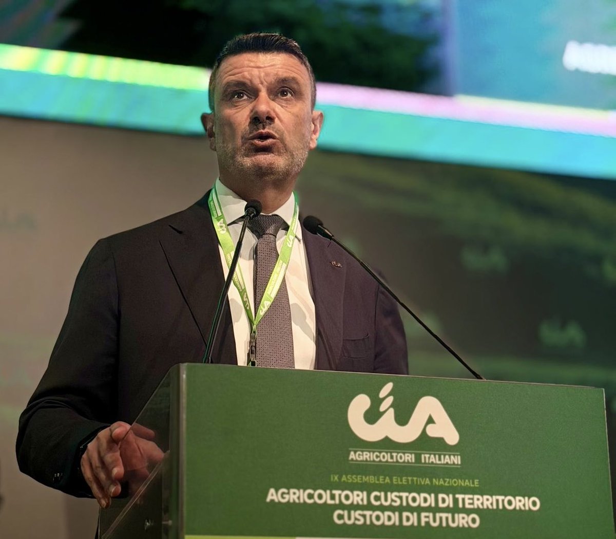 Cia_Agricoltura's tweet photo. Cristiano Fini è stato confermato all’unanimità #presidente di #Cia 👏🏻
La rielezione dalla IX #Assemblea nazionale riunita a Roma all’Auditorium Antonianum 🍃
Domani la #relazione con le priorità del suo secondo mandato in apertura della sessione pubblica dei lavori‼️ https://t.co/DYjZPhADwt