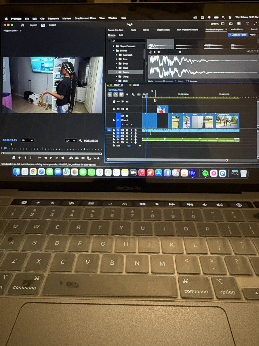 mr_hsnn's tweet photo. Editing a vlog for my client 📹
Seeking a professional editor.
DM me 📩 https://t.co/05ItD4OcYE