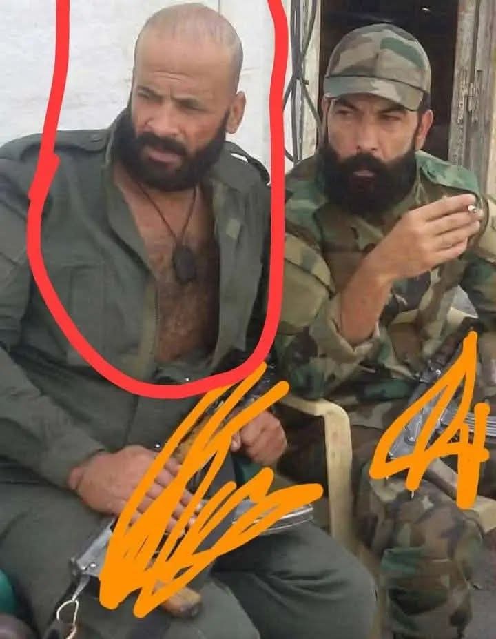 bashaer165's tweet photo. واحد منهم بشبه ابو ساطور هههه...تم القبـ.ـض على الشبيـ،ـح المخـ،ـبر #مقداد_ابراهيم_العايش ( أبو مضر ) 
الشبيـ،،.ـح العـ،.ـوايني #لفرع_فلسطين #وفرع_المنطقة_والسياسية ومعروف بين أهالي #حي_بستان_الدور #والمنطقة_الصناعية_والسيدةزينب 
كان مخـ.ـبرًا على الثـ.ـوار والمتظـ.ـاهرين .... 
ويعرف عنه أنه أغلـ.ـق الباب على المصـ.ـلين في الجامع من الخـ.ـارج وأقفـ.ـله واستـ.ـدعى الأمـ.ـن وتم واعتقـ.ـالهم وضـ.ـربهم ...ردع الفلول