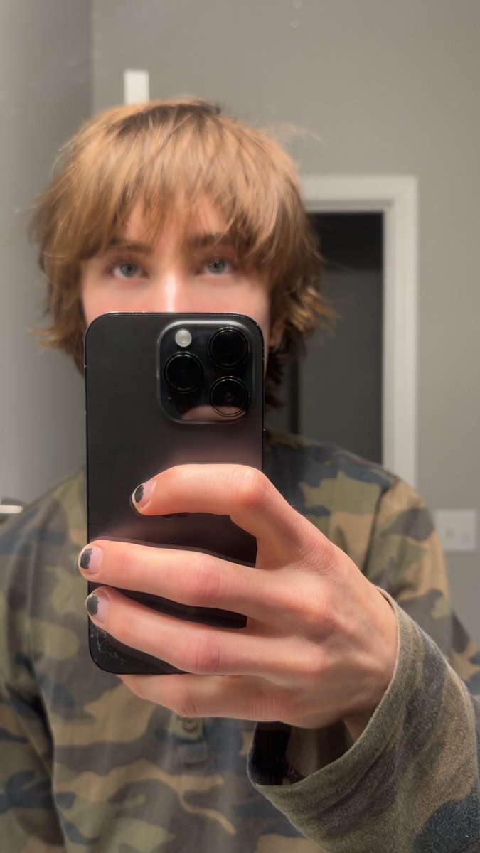 frags tweet media