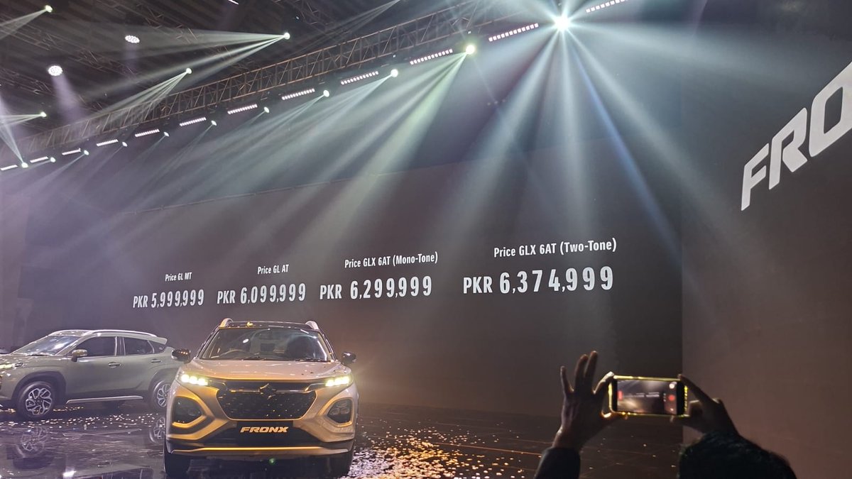 agirlwithflower's tweet photo. The wait is over! 🔥 #SuzukiFronx is finally here with 4 exciting variants:
PKR 5,999,999 (GL MT)
PKR 6,099,999 (GL AT)
PKR 6,299,999 (GLX 6AT – Mono-Tone)
PKR 6,374,999 (GLX 6AT – Two-Tone)
#XUVSuzukiFronx https://t.co/PPIe6J9k9L
