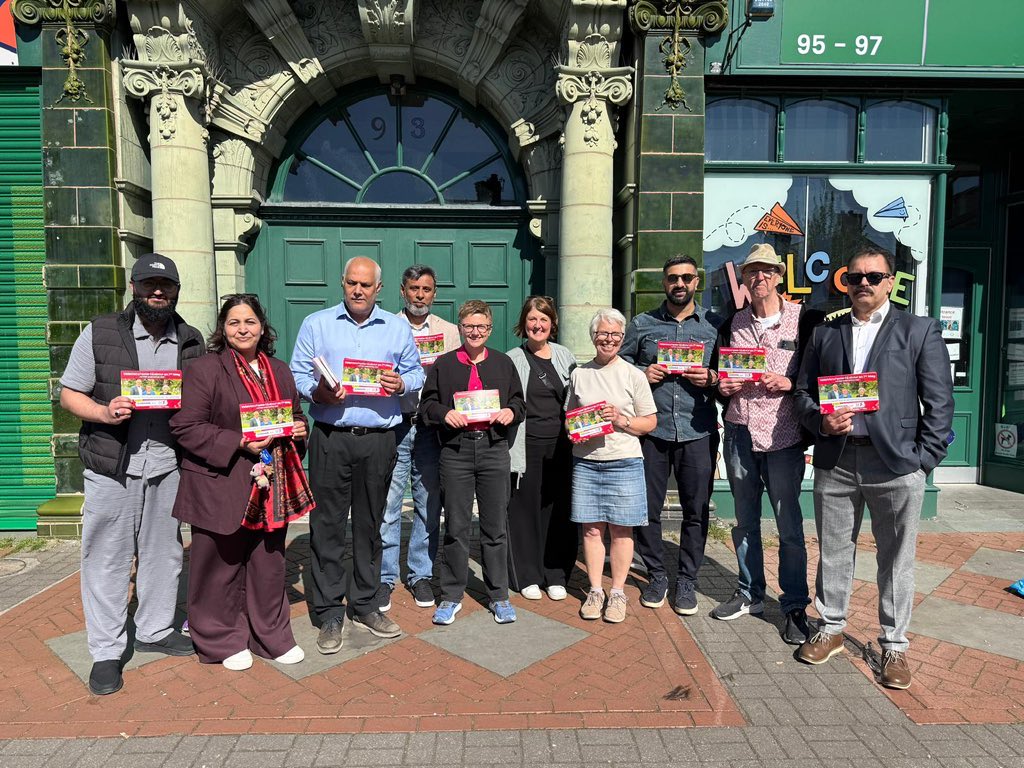 Furqan_Naeem's tweet photo. Great to have been out across Manchester over the past few weeks with our hardworking @McrLabour teams – from Longsight to Levenshulme, Burnage to Moss Side, Fallowfield to Rusholme – speaking to residents, listening to concerns, and sharing what the Council is delivering in our communities.

Proud of the tireless work our fab local councillors led by @bevcraig do making real change for our residents across the city including: 

🧹 Cleaner streets
🏡 Better housing
🌳 Greener neighbourhoods
🚓 Safer communities
🚌 Improved local transport
💼 Supporting local jobs

So many great conversations on the doorstep as always. People care deeply about their communities, and it really shows. There’s more to do, but the progress is clear.

If you value it, you got to vote for it. If you want to keep moving Manchester forward, don’t forget to vote Labour tomorrow 🐝 🗳️🌹
