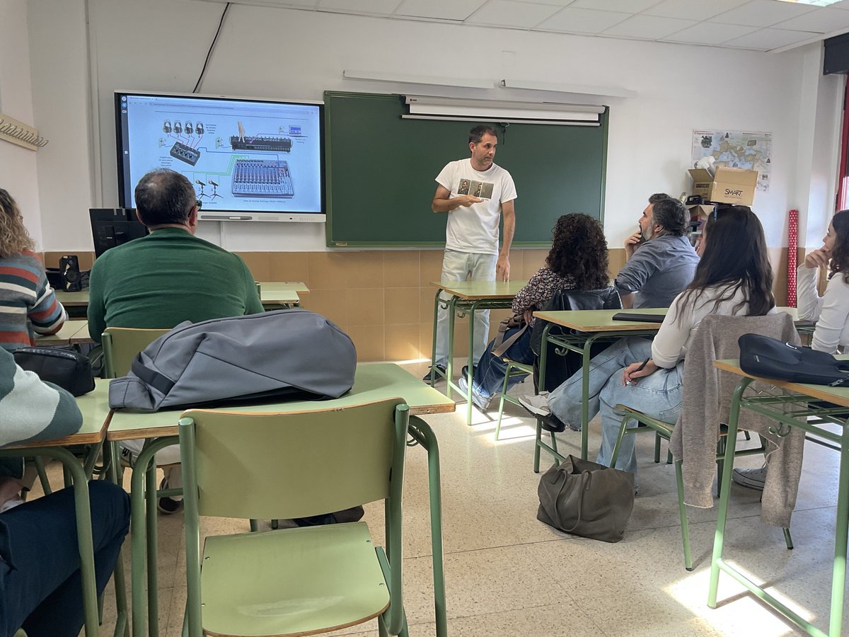 Asesoría científico-tecnologica/ Ciencias tweet media