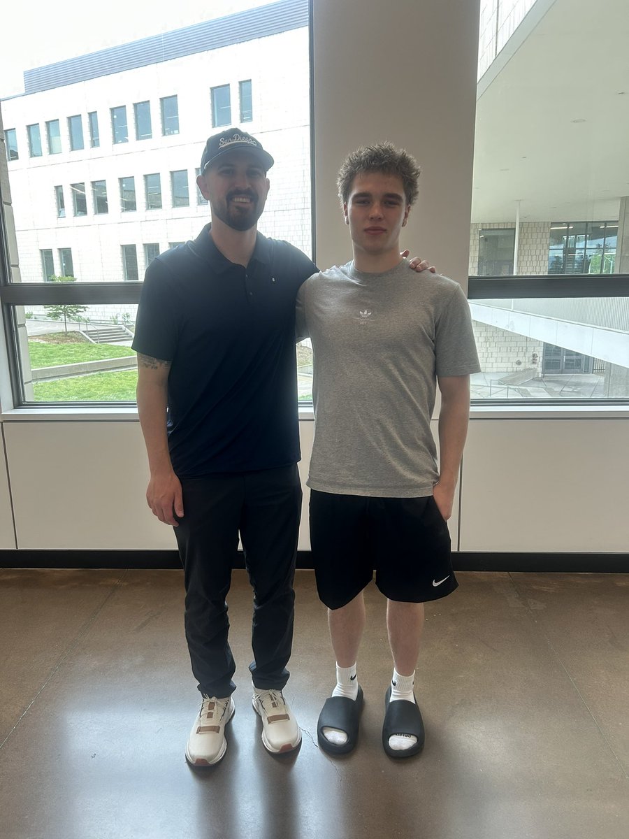 ReeceBallew_'s tweet photo. Thank you @CoachDiedrick for visiting me at school today I had a great time and learned more about @USDFootball looking forward to building a connection in the future. @MavHSFB @KeanonLowe @AndrewNemec @JordanJ_ https://t.co/RKDRyjG1Ee