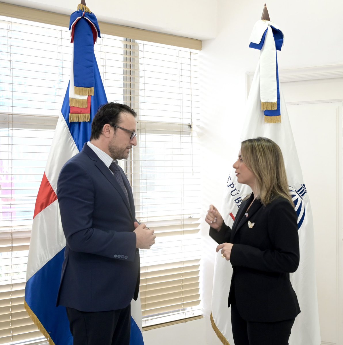 IsraelinRepDom's tweet photo. Nuestro embajador @RaslanRukun y el cónsul Ilan Vulej sostuvieron un cordial encuentro con la ministra de la mujer, Gloria Reyes. 

Durante la reunión, se destacó su participación como ex alumna de @MASHAVisrael en 2018, donde formó parte del programa Women Empowerment, enfocado en el fortalecimiento del liderazgo femenino en el ámbito público. 

El diálogo giró en torno a las oportunidades que MASHAV ofrece y en las posibles colaboraciones, en favor del empoderamiento de las mujeres en República Dominicana. 

🇩🇴🤝🇮🇱 

#IsraelEnRD