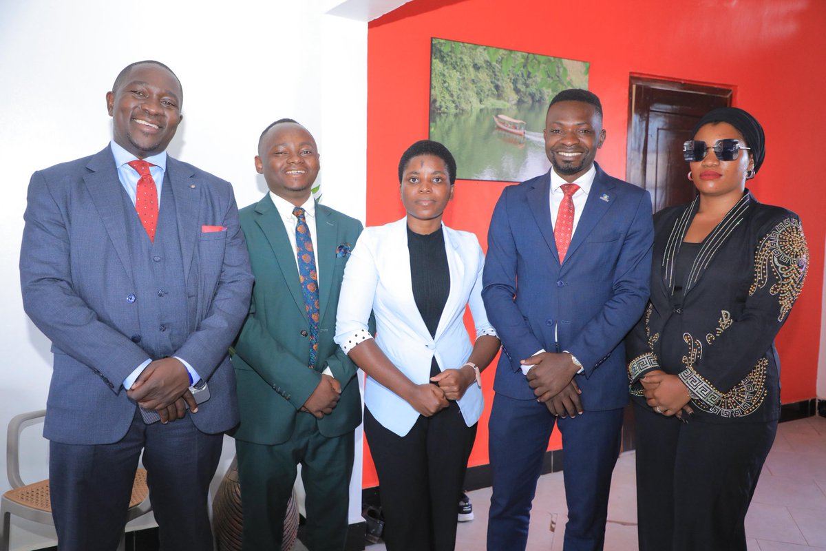 masika_remah's tweet photo. This afternoon, Hon. @GeorgeMusisi4 Musisi was hosted on @lc_africa to discuss matters of national importance. https://t.co/QO8XcpKRY9