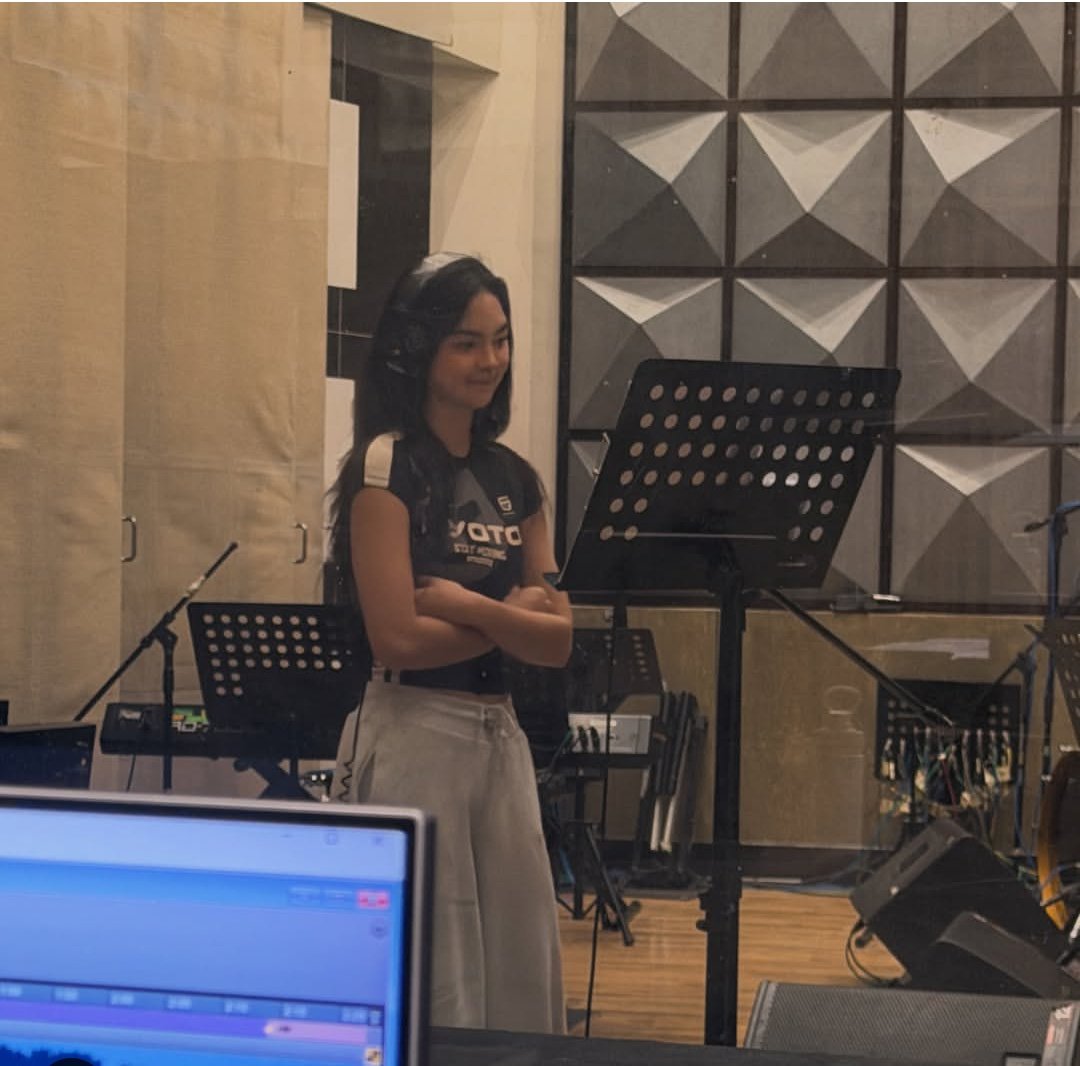 melkaiee's tweet photo. Oh hello there, girlypop! 🩷🎧 https://t.co/t614H3F51q