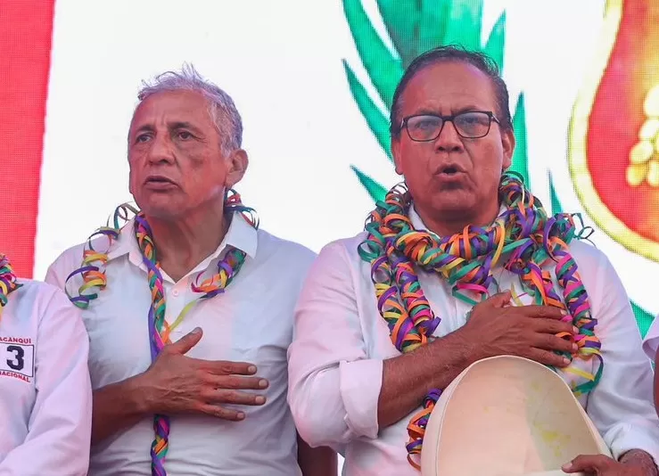 Roberto Sánchez es un ZDM socio del fracasado clan de corruptos del socialismo del siglo XXI, admirador de Nicolás Maduro y de Evo Morales, y aliado del demente Antauro Humala. ¿En serio creen que esta basura es mejor que Keiko Fujimori? Ya, pues, NO ME JODAN!!!