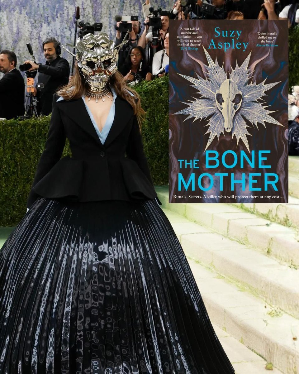 OrendaBooks's tweet photo. #OrendaBooks as #MetGalaLooks 😍
Final Part
Which #LookToBook is your favourite?
#Bookish #TeamOrenda #LooksToBooks #Bookrecs #TheBoneMother #Blackwater #metgala https://t.co/qWbAIoCUzc