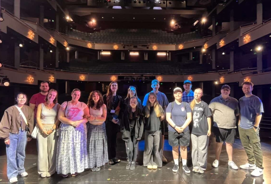 The_GSA's tweet photo. Our BA Theatre Productions students got an exclusive backstage look at @meangirlsstage . From lighting to stage management, they got a real behind-the-scenes look at what makes this show happen and it was a brilliant opportunity to see the industry in action! 💅💋🎭 https://t.co/ETX7Lkn3Hb